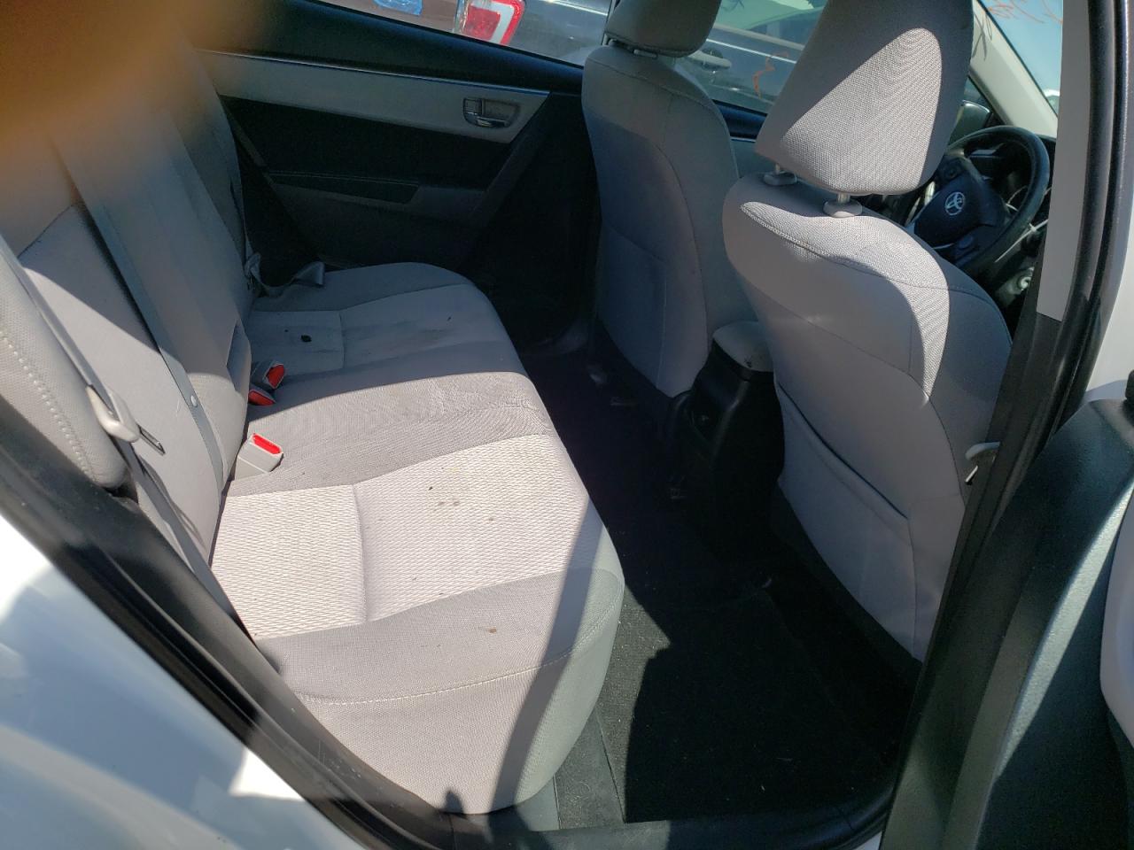 Photo 6 from auction – 2015 TOYOTA COROLLA L with VIN 5YFBURHE9FP302936