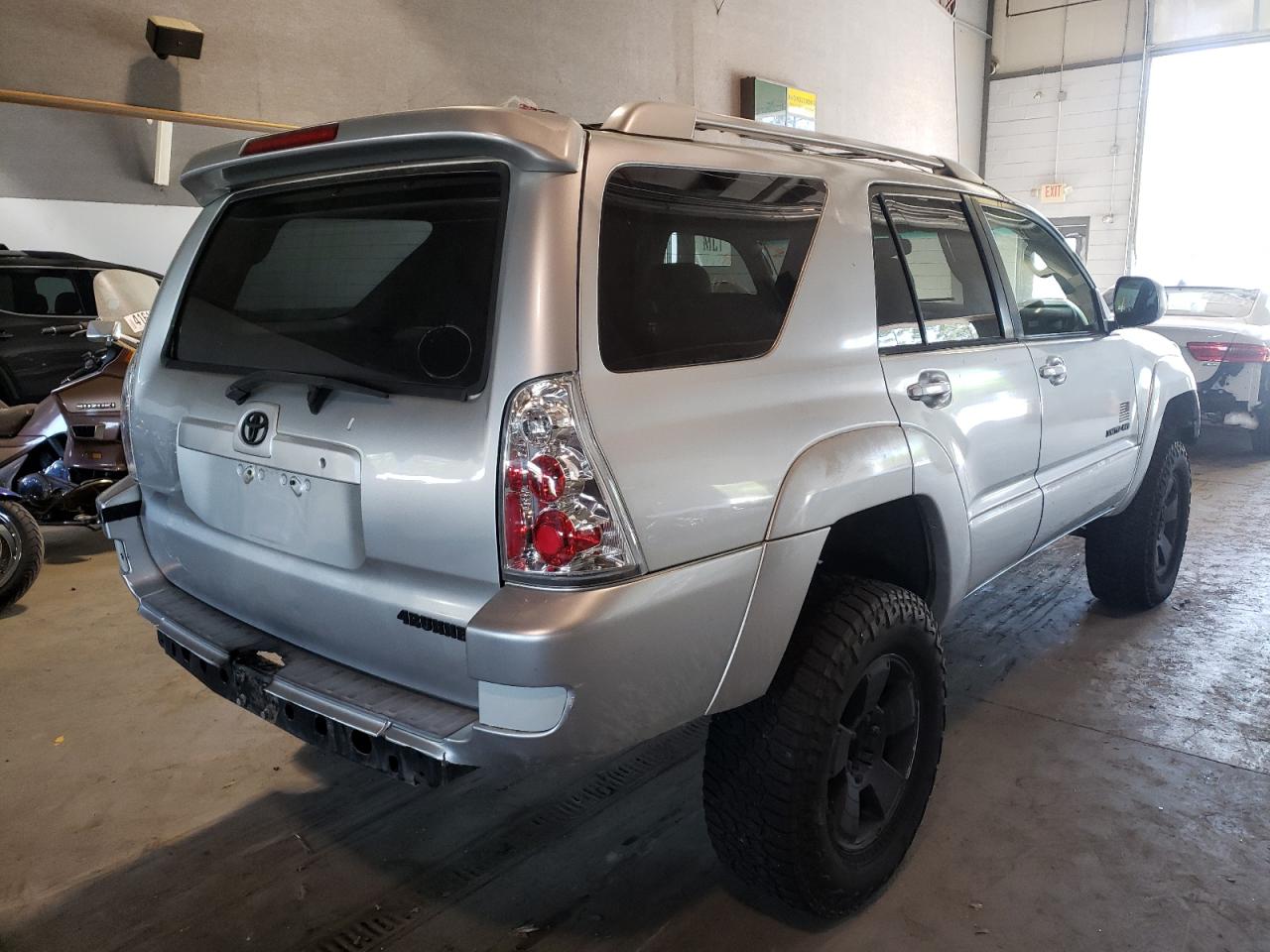 Photo 4 from auction – 2003 TOYOTA 4RUNNER LI with VIN JTEBT17R638006459