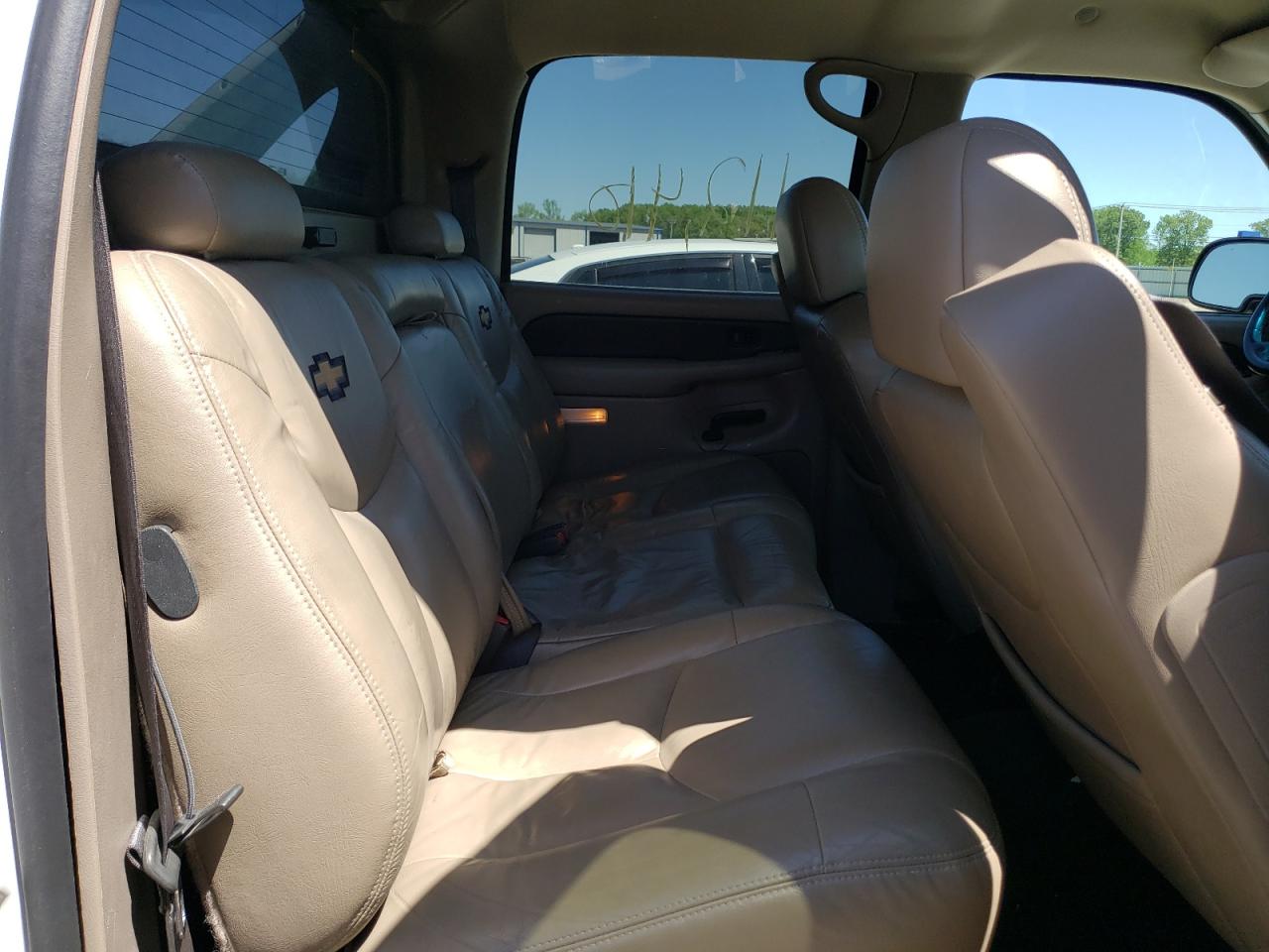 Photo 6 from auction – 2002 CHEVROLET AVALANCHE with VIN 3GNEC13TX2G352923