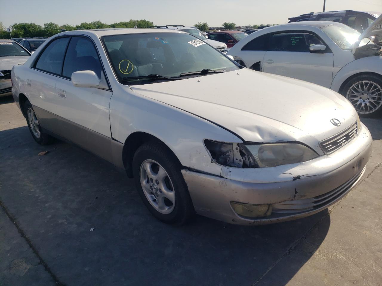 LEXUS ES 300 1997 with VIN JT8BF22G4V0056350 - Photo from auction
