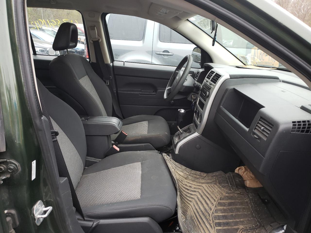 Photo 5 from auction – 2008 JEEP COMPASS SP with VIN 1J8FF47W08D649157