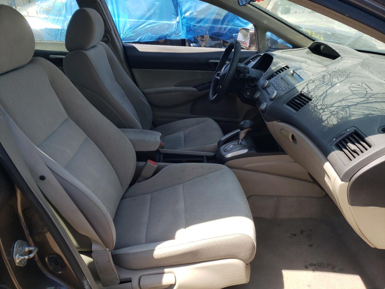 Photo 5 from auction – 2010 HONDA CIVIC LX with VIN 19XFA1F50AE044010