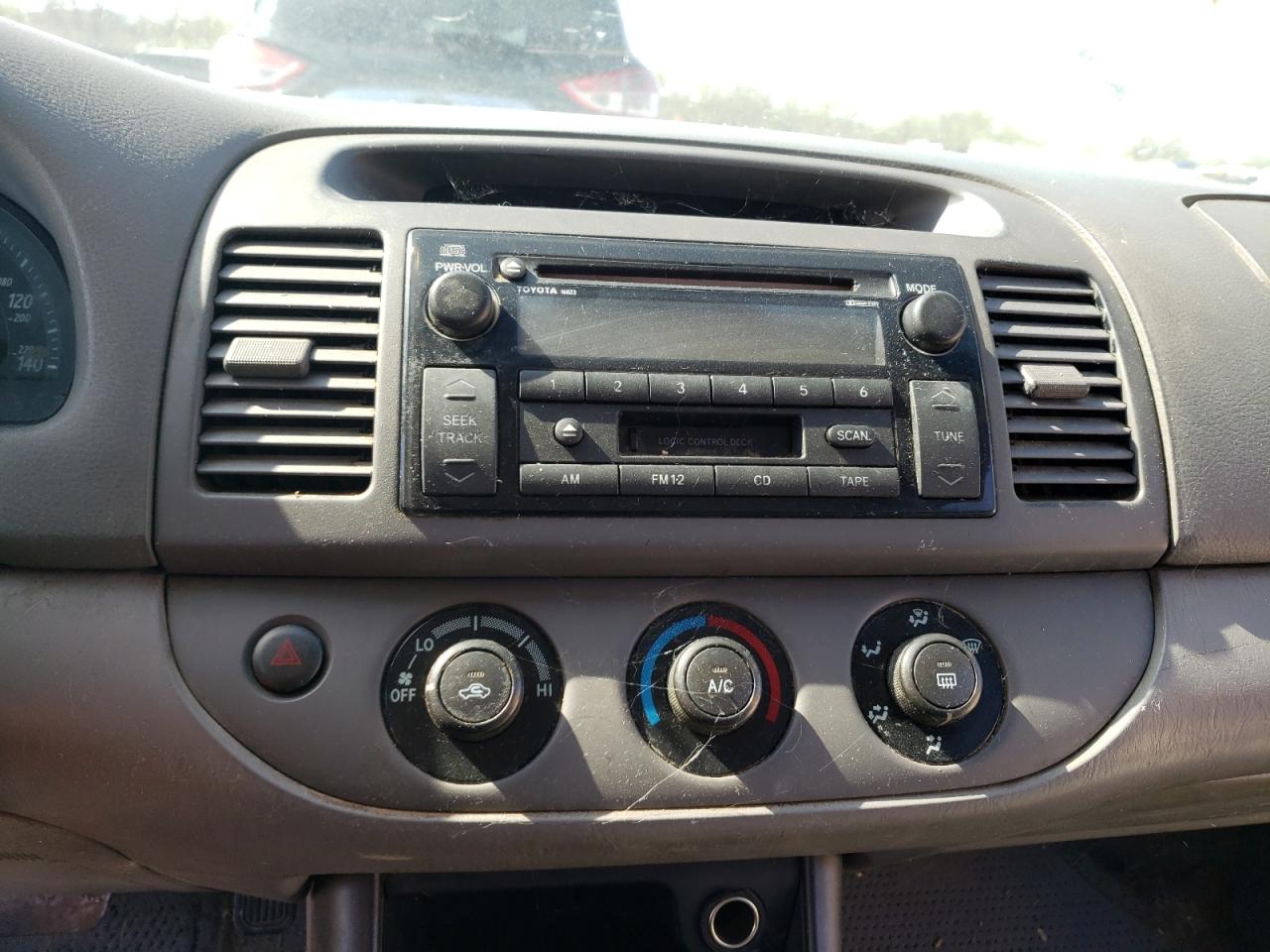 Photo 9 from auction – 2002 TOYOTA CAMRY LE with VIN 4T1BE32K32U509517
