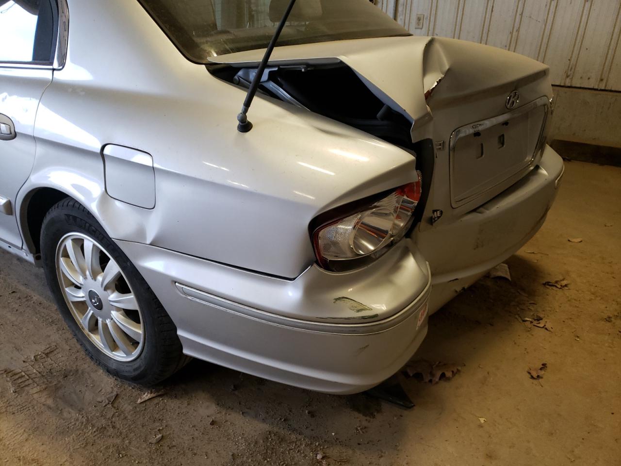 Photo 9 from auction – 2004 HYUNDAI SONATA GLS with VIN KMHWF35H94A021000