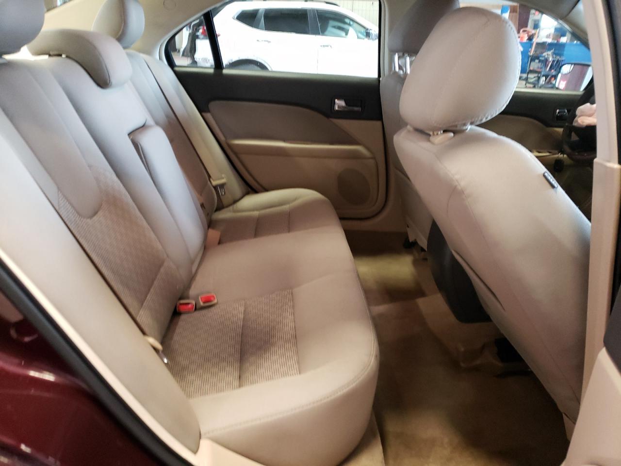Photo 6 from auction – 2011 FORD FUSION SE with VIN 3FAHP0HA1BR117767
