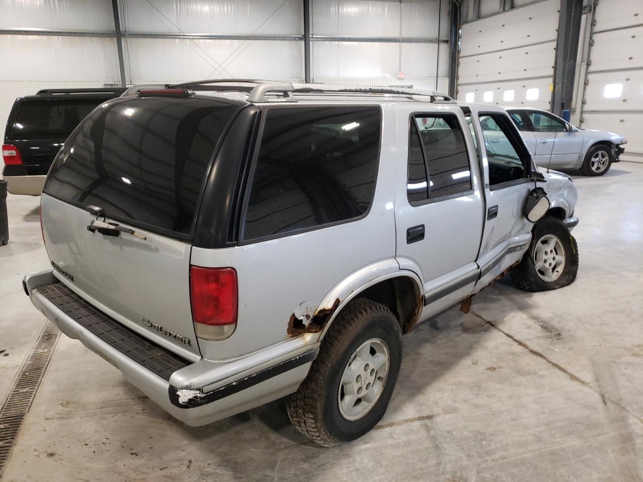 Photo 4 from auction – 1995 CHEVROLET BLAZER with VIN 1GNDT13W9SK180608