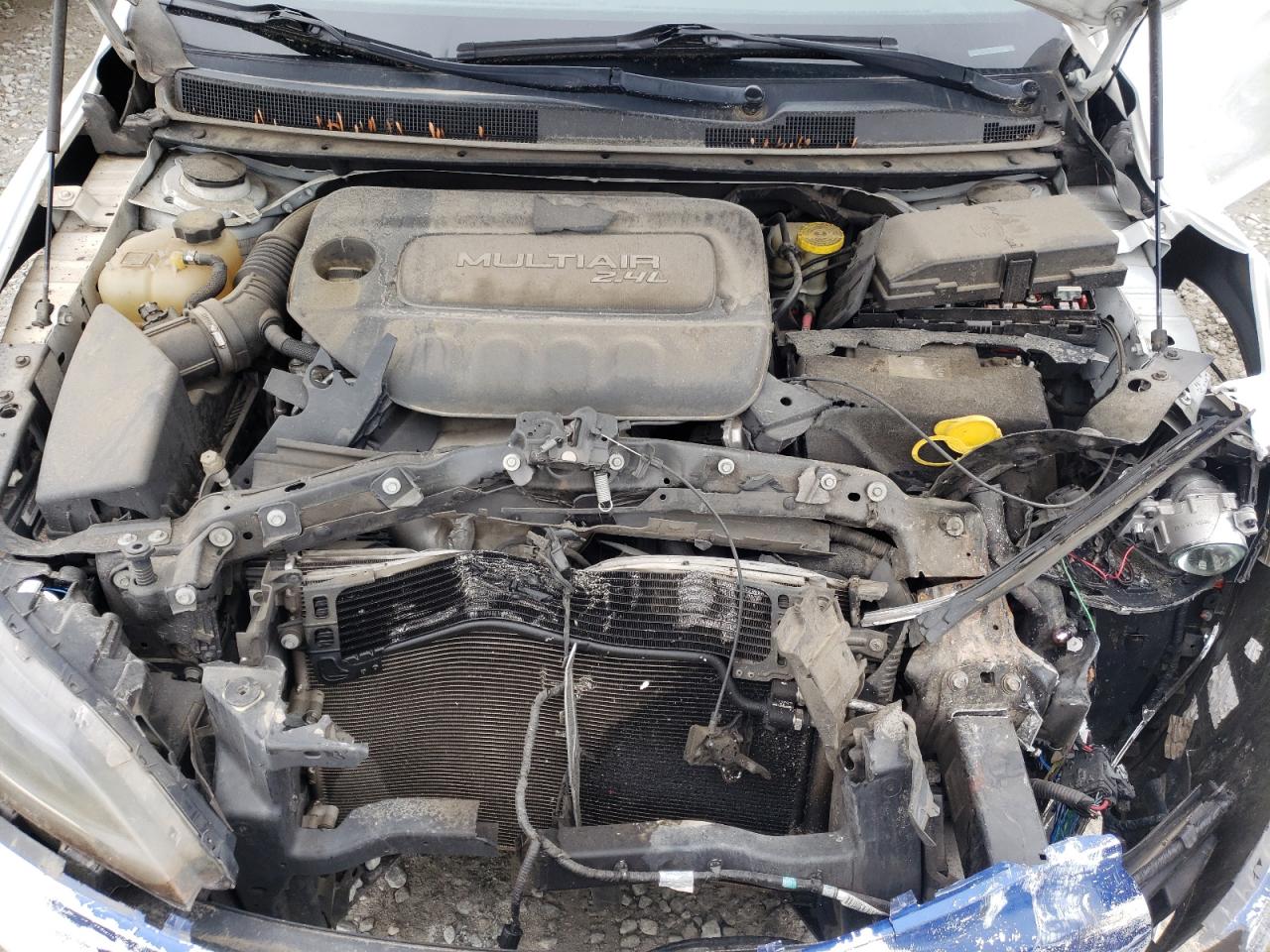Photo 7 from auction – 2016 CHRYSLER 200 LIMITE with VIN 1C3CCCAB1GN143787