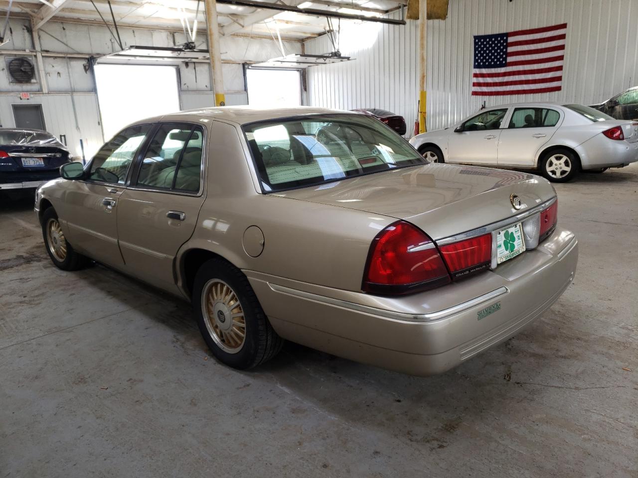 Photo 3 from auction – 2000 MERCURY GRAND MARQ with VIN 2MEFM75W7YX733050