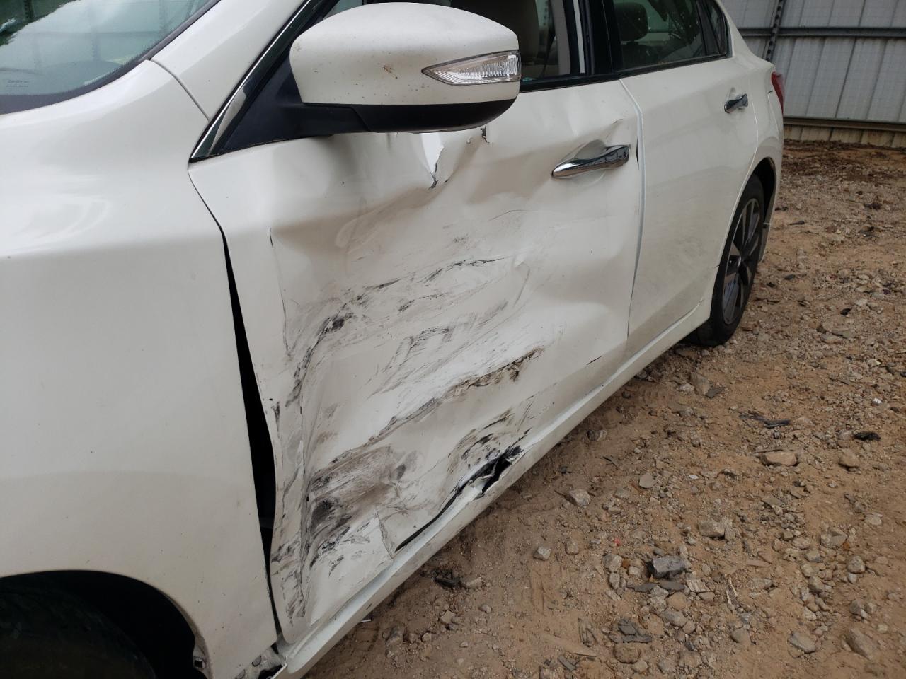 Photo 10 from auction – 2016 NISSAN ALTIMA 2.5 with VIN 1N4AL3AP2GC136671