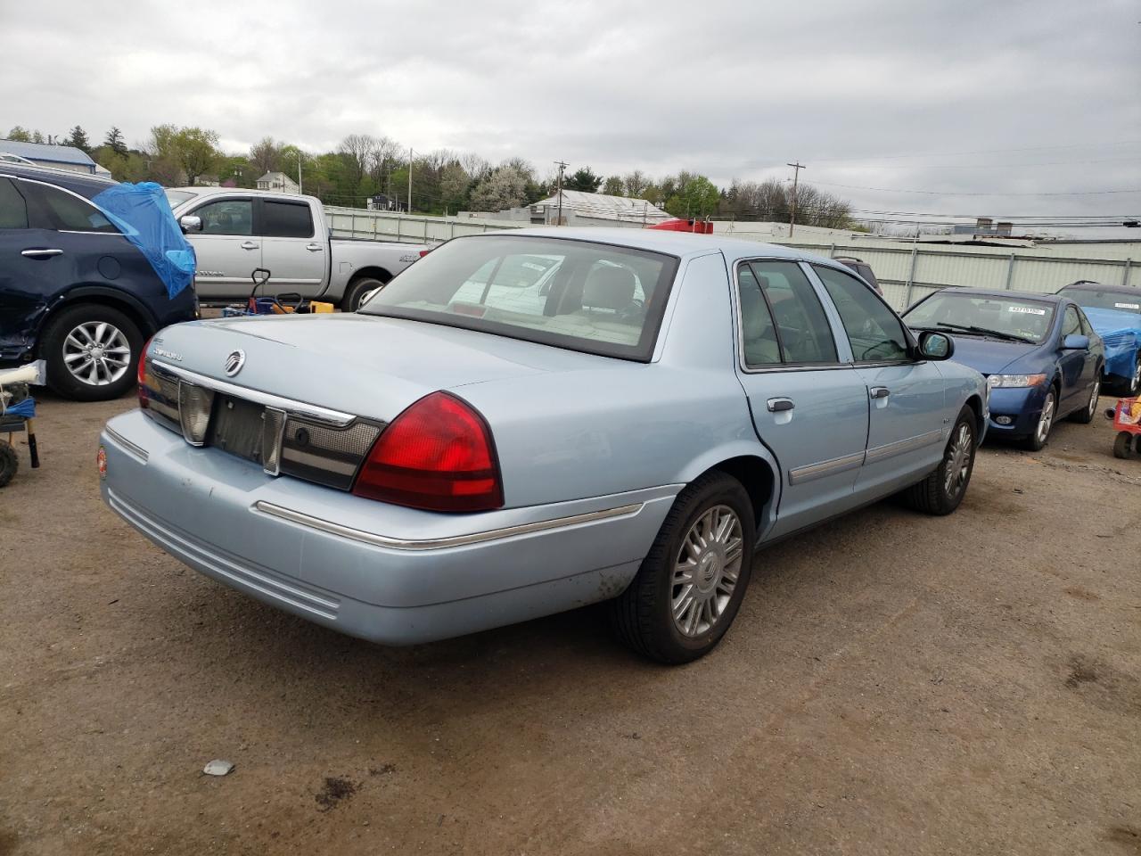 Photo 4 from auction – 2010 MERCURY GRAND MARQ with VIN 2MEBM7FV6AX602346