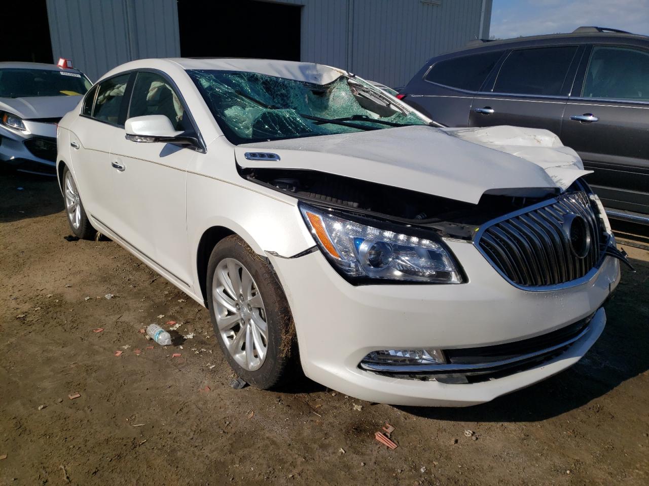 BUICK LACROSSE P 2016 with VIN 1G4GD5G30GF100196 - Photo from auction