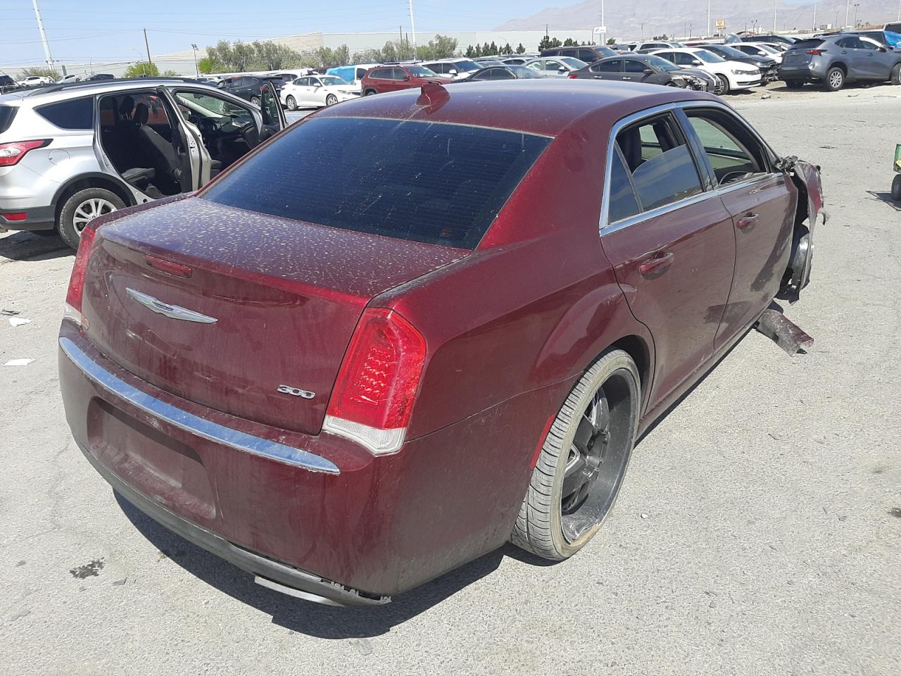 Photo 4 from auction – 2015 CHRYSLER 300 LIMITE with VIN 2C3CCAAG7FH921856