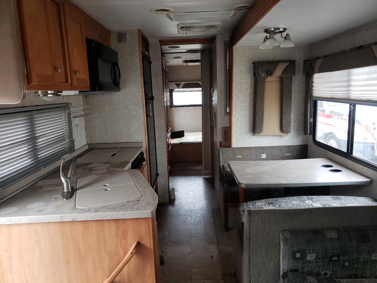 Photo 6 from auction – 2006 CHEVROLET C5500 C5U0 with VIN 1GBE5U1GX6F413158
