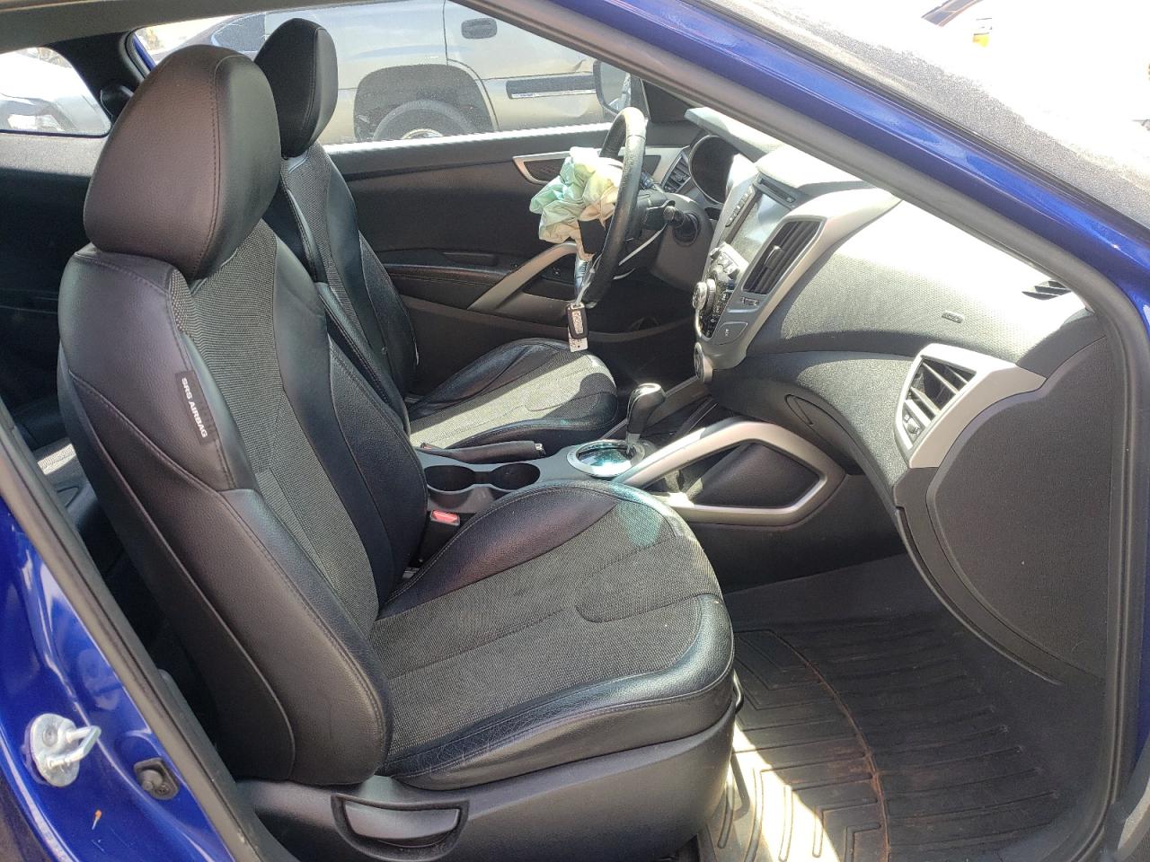 Photo 5 from auction – 2012 HYUNDAI VELOSTER with VIN KMHTC6AD3CU079276