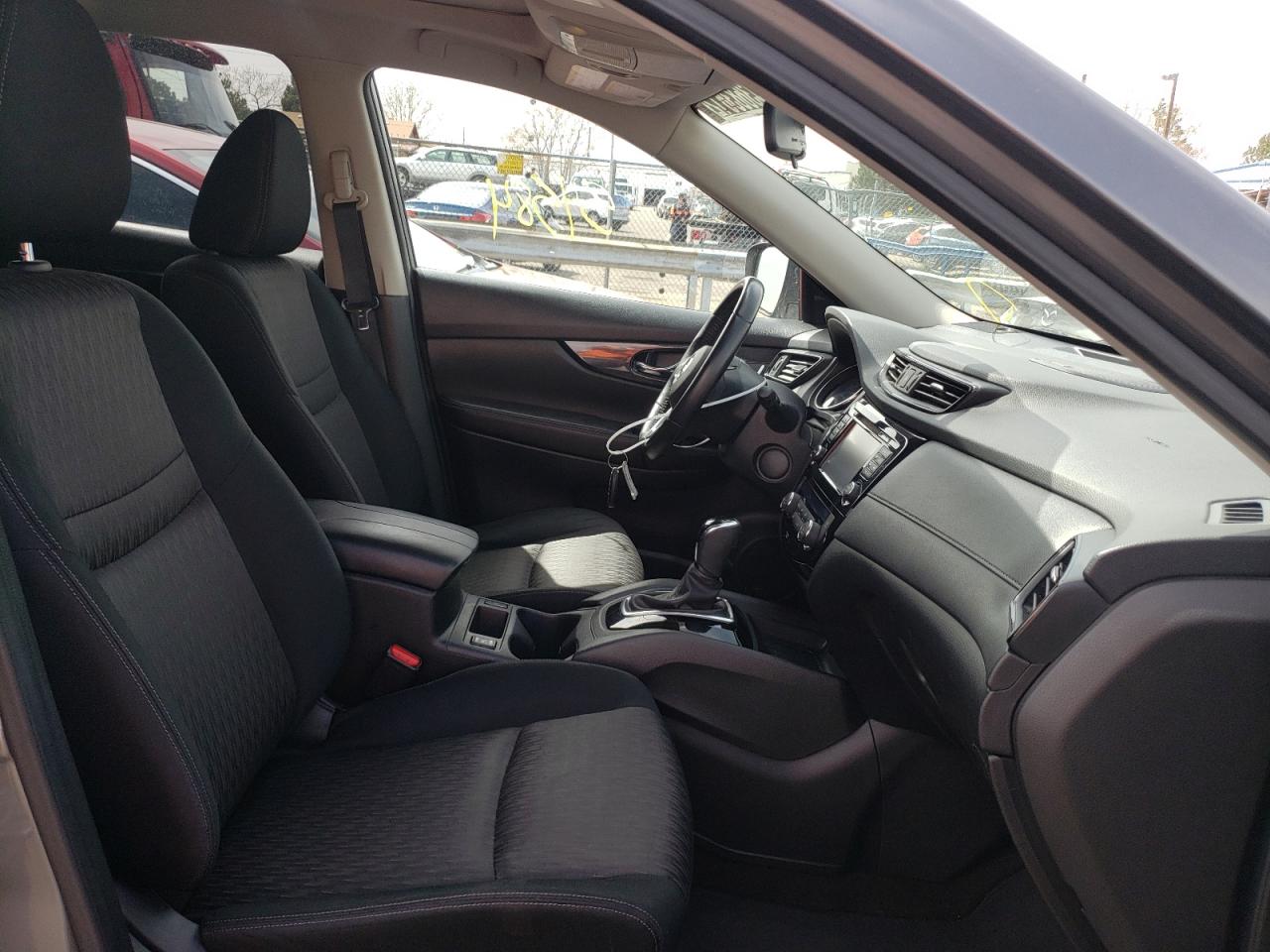 Photo 5 from auction – 2017 NISSAN ROGUE S with VIN JN8AT2MT8HW395294