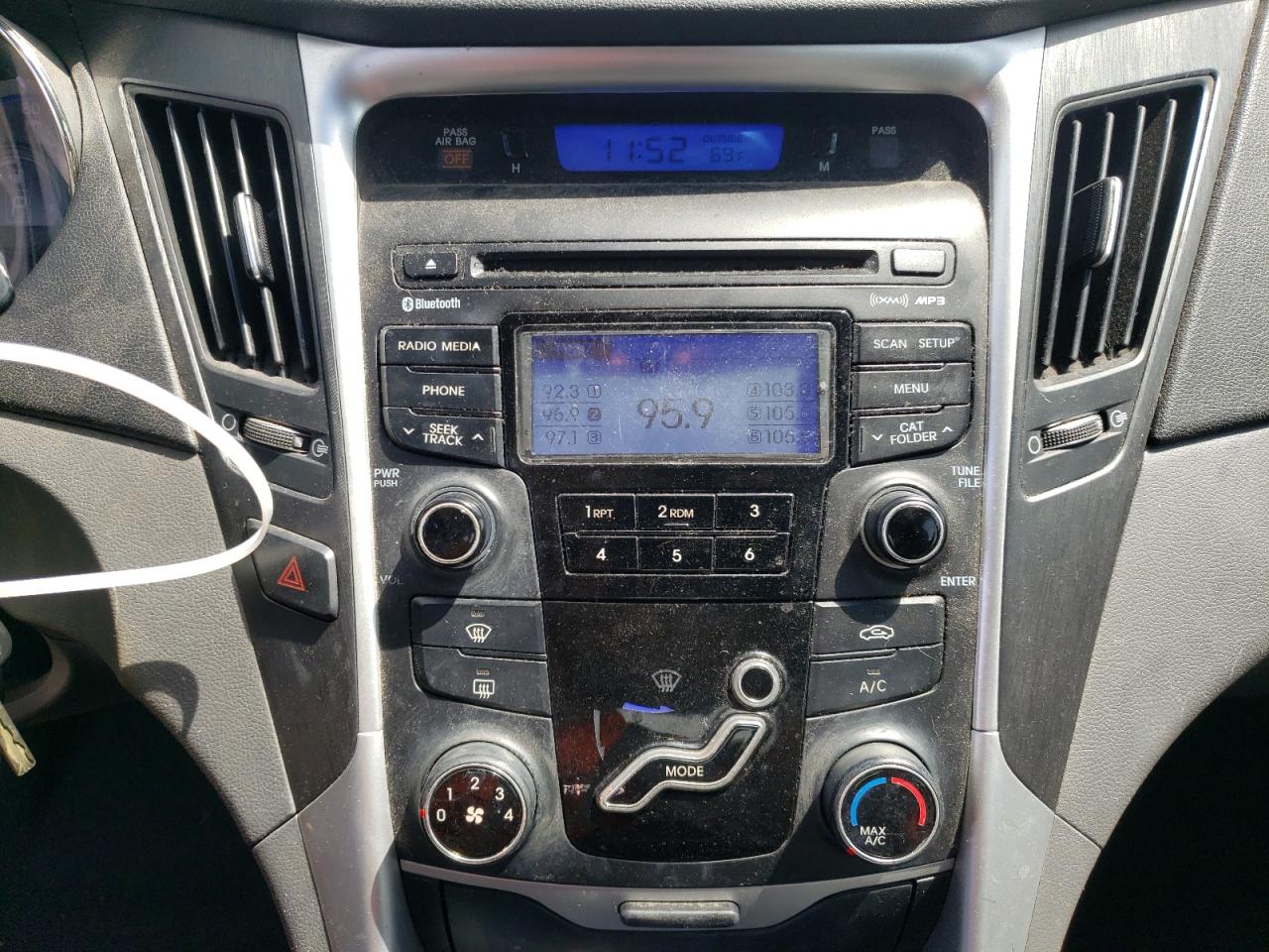 Photo 9 from auction – 2013 HYUNDAI SONATA GLS with VIN 5NPEB4AC8DH622838