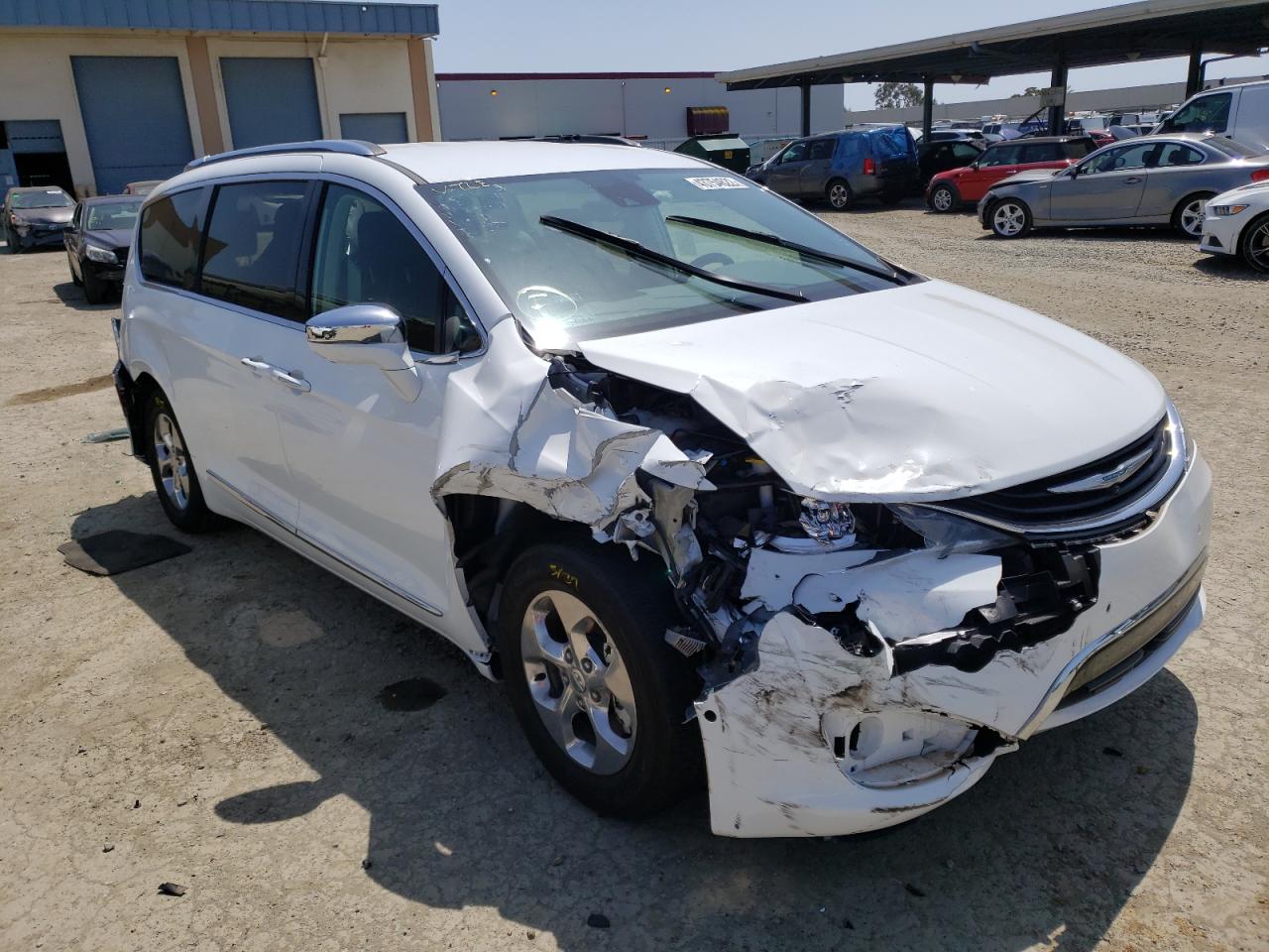 CHRYSLER PACIFICA H 2018 with VIN 2C4RC1N71JR358712 - Photo from auction