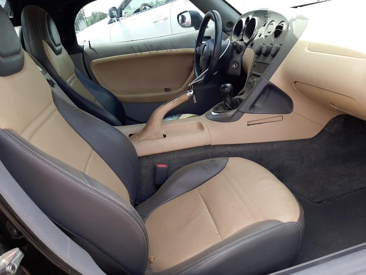 Photo 5 from auction – 2006 PONTIAC SOLSTICE with VIN 1G2MB33B46Y102944