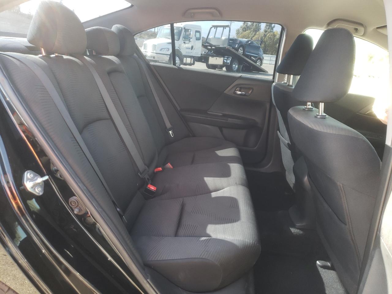 Photo 6 from auction – 2017 HONDA ACCORD LX with VIN 1HGCR2F36HA041885