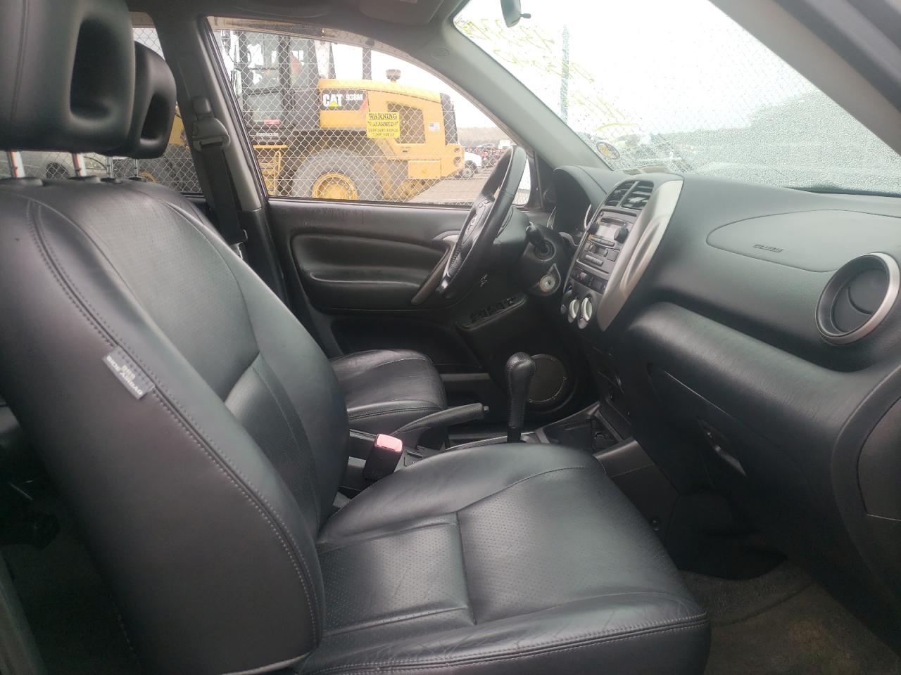 Photo 5 from auction – 2005 TOYOTA RAV4 with VIN JTEHD20V956043640