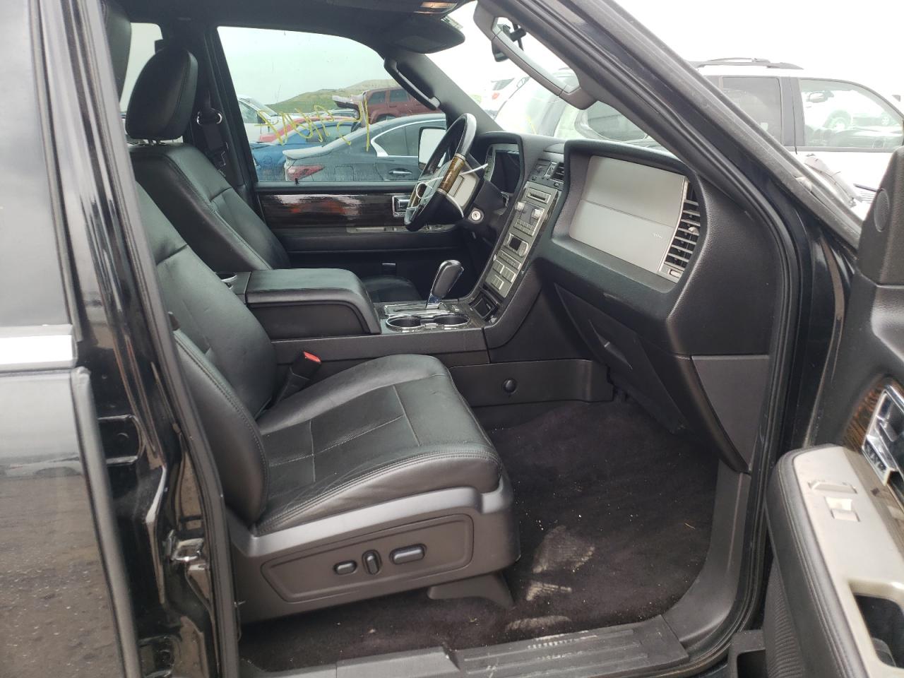 Photo 5 from auction – 2010 LINCOLN NAVIGATOR with VIN 5LMJJ2J54AEJ07346