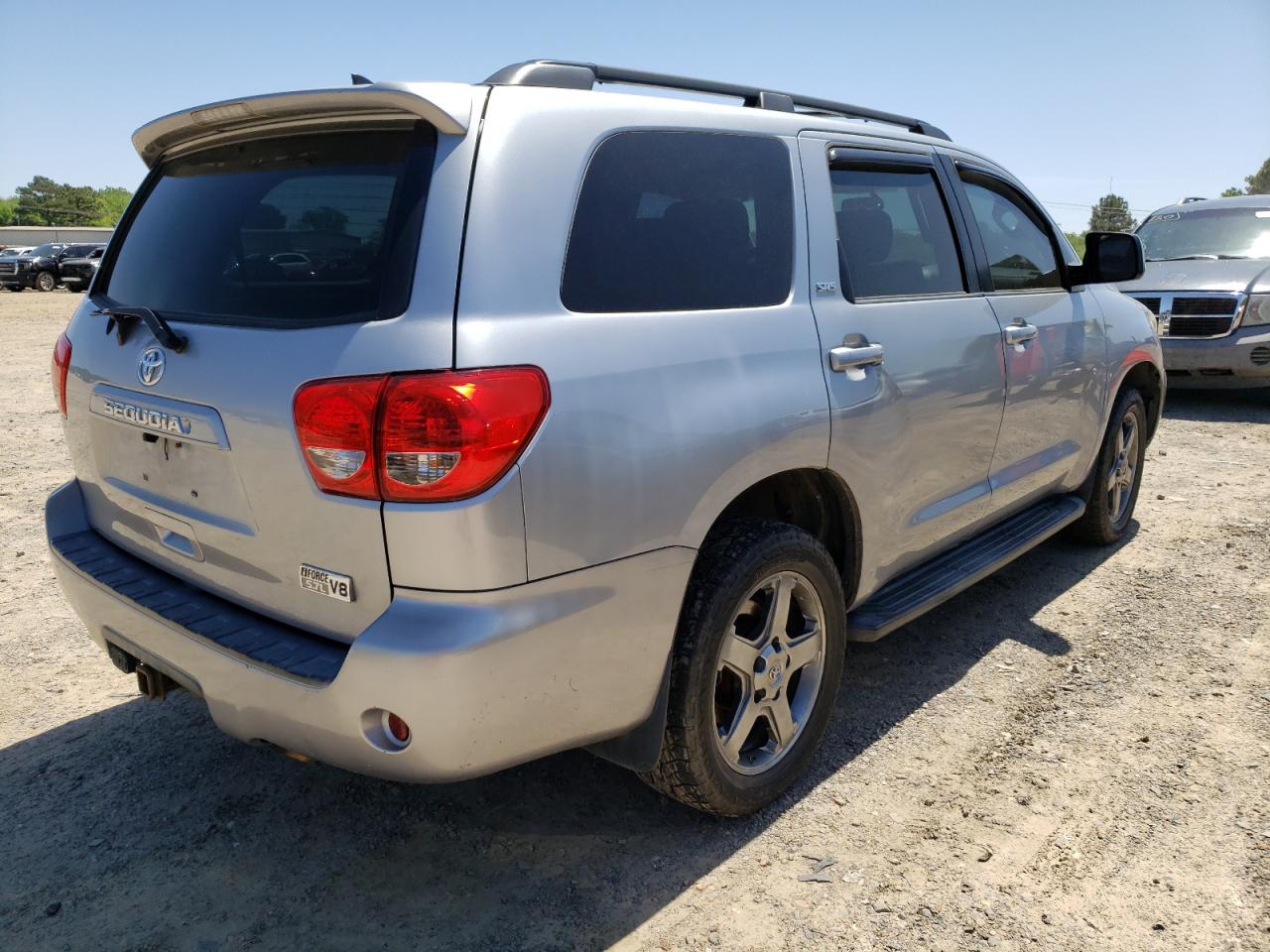 Photo 4 from auction – 2011 TOYOTA SEQUOIA with VIN 5TDBY5G1XBS046237