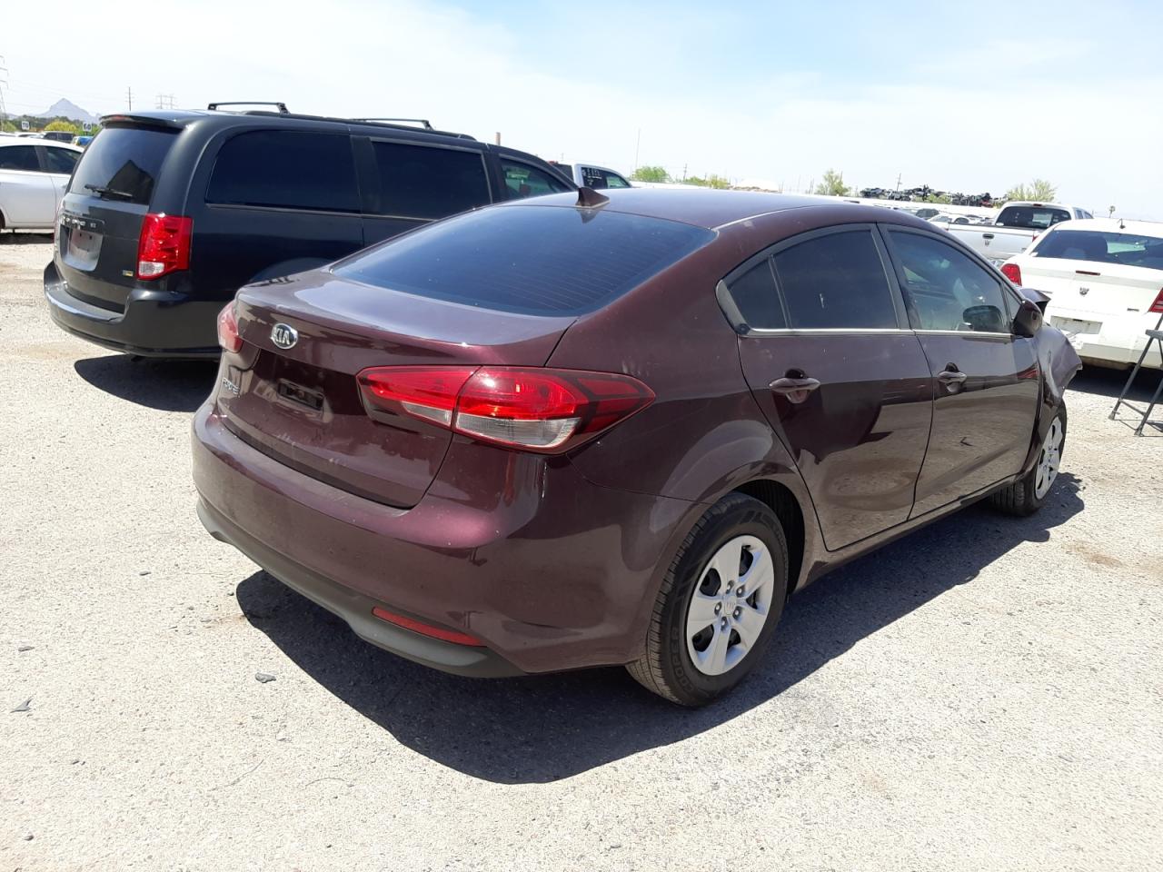 Photo 4 from auction – 2017 KIA FORTE LX with VIN 3KPFK4A76HE018383