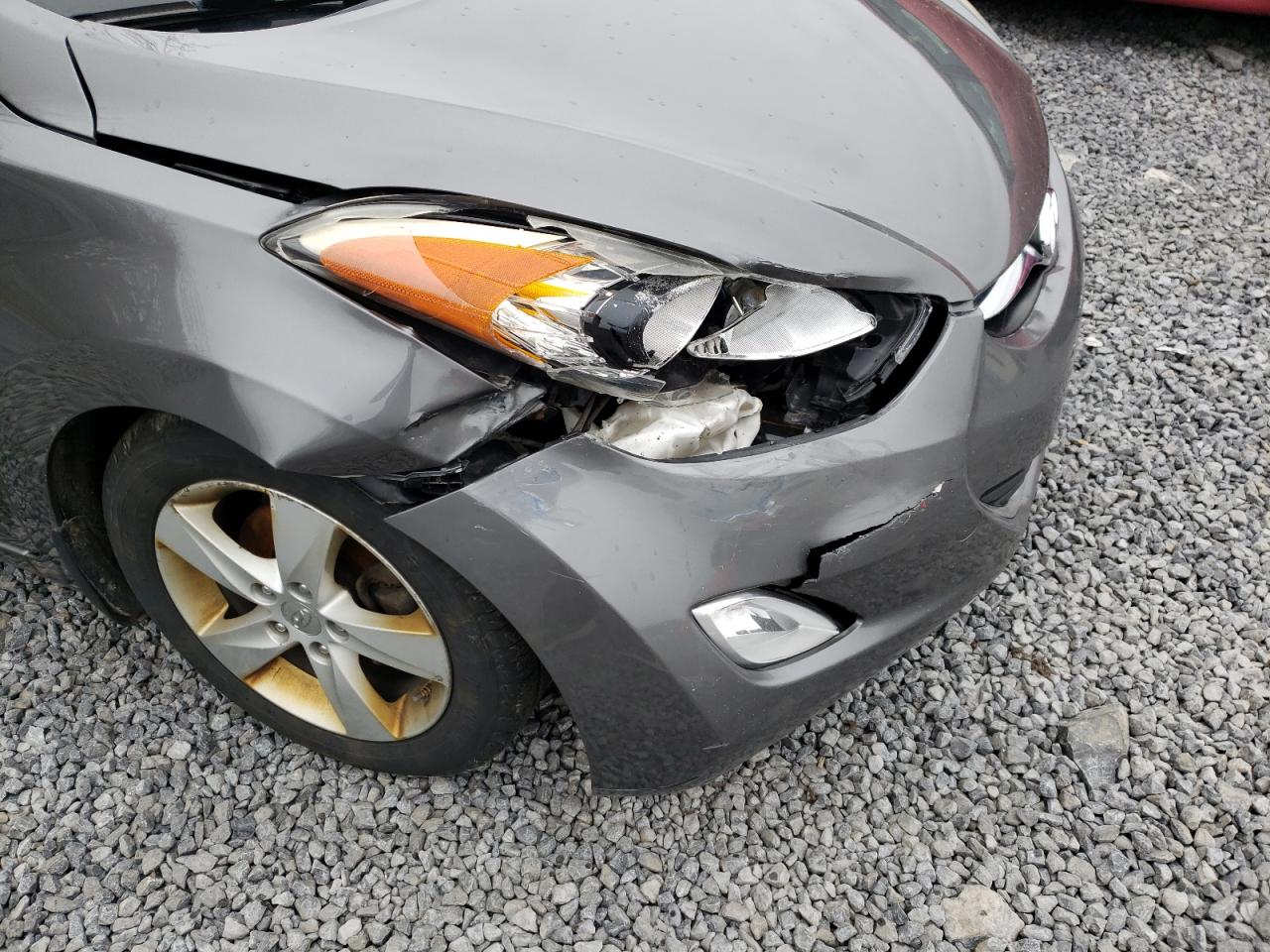Photo 9 from auction – 2013 HYUNDAI ELANTRA GL with VIN 5NPDH4AE9DH204591