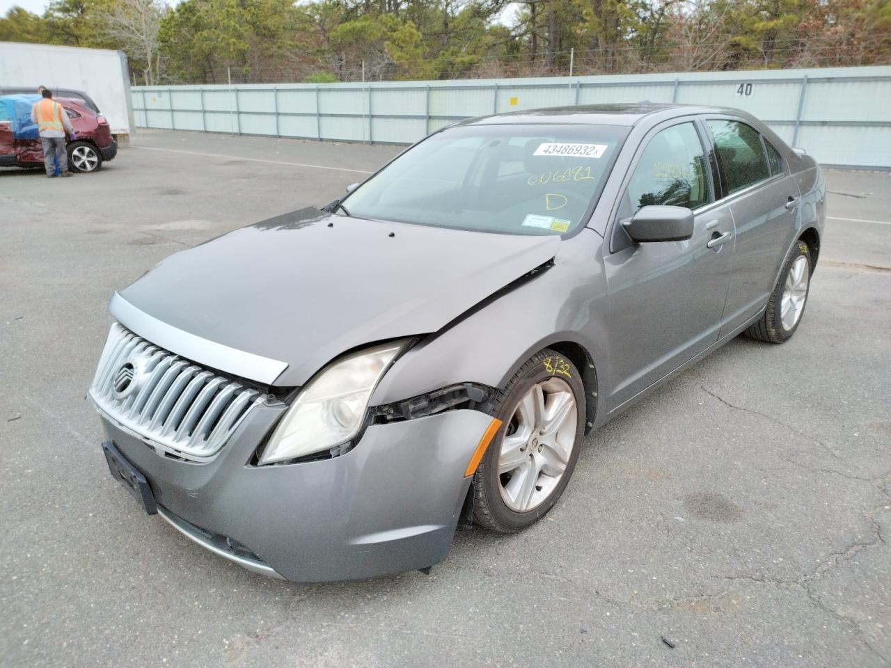 Photo 2 from auction – 2010 MERCURY MILAN with VIN 3MEHM0HA6AR606181