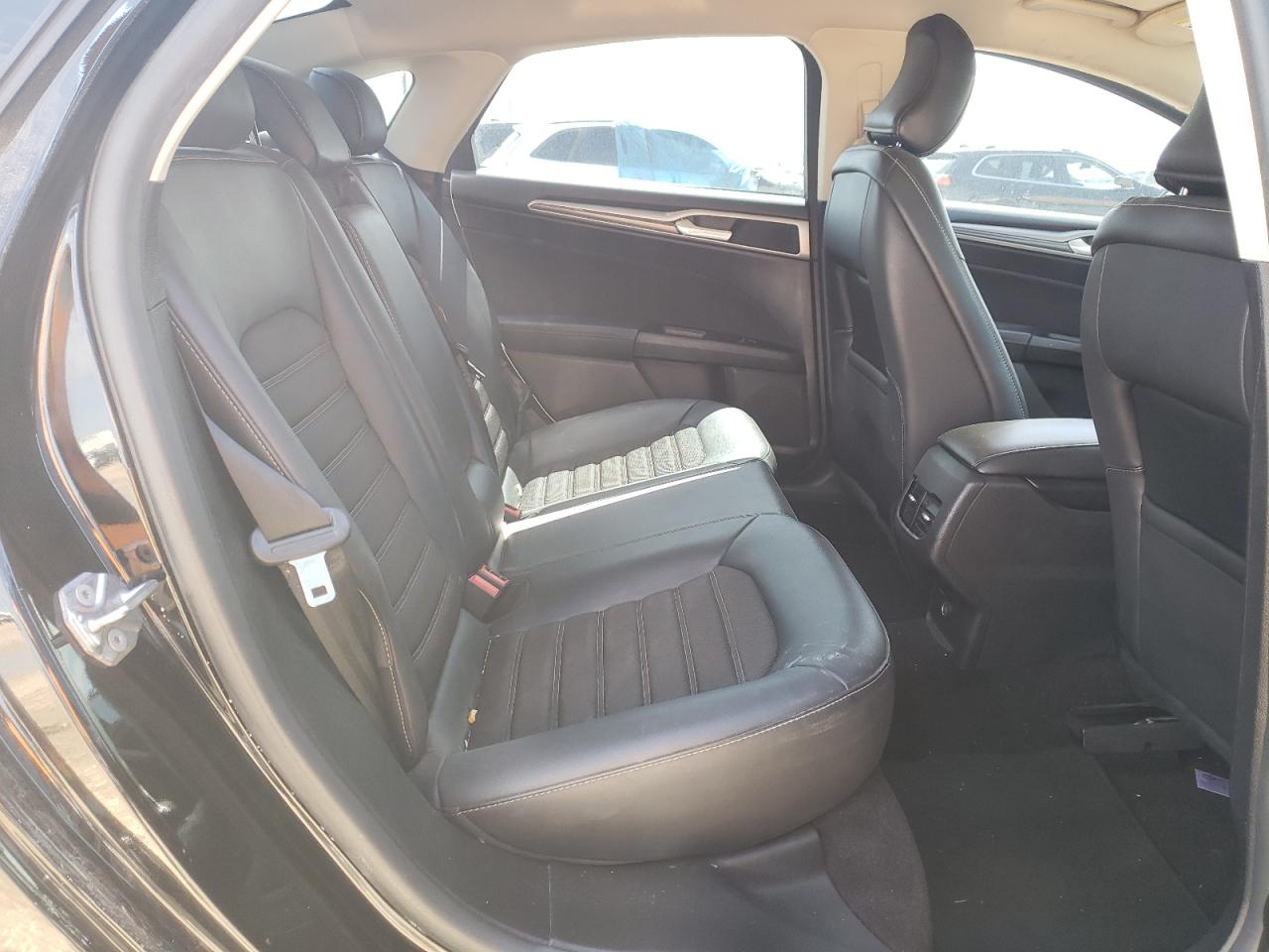 Photo 6 from auction – 2017 FORD FUSION SE with VIN 3FA6P0HD5HR312149