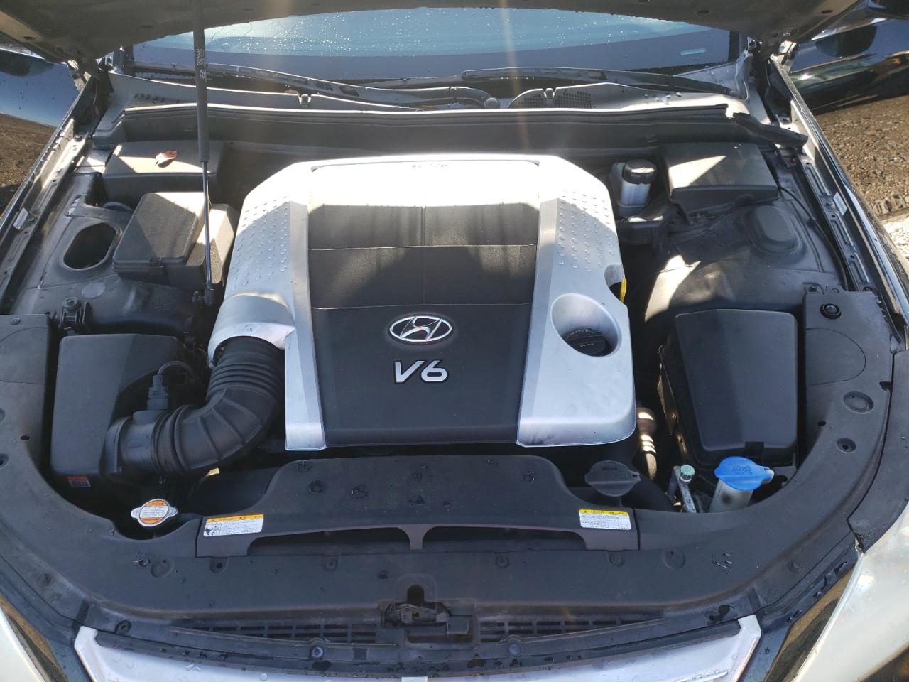 Photo 7 from auction – 2010 HYUNDAI GENESIS 3. with VIN KMHGC4DE6AU094233