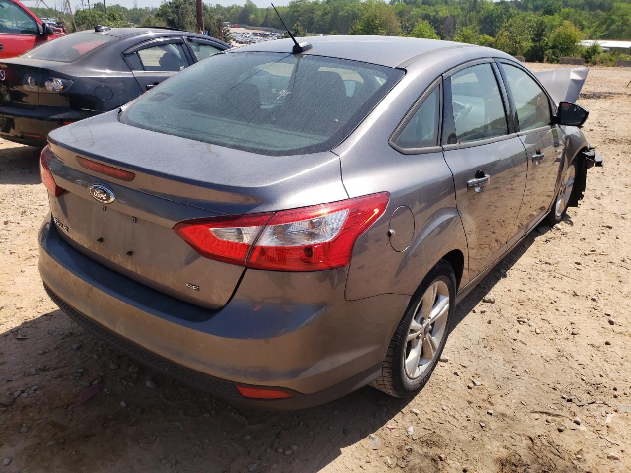 Photo 4 from auction – 2014 FORD FOCUS SE with VIN 1FADP3F22EL379022