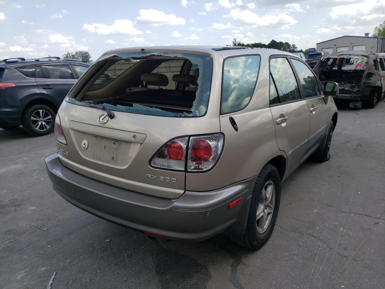Photo 4 from auction – 2002 LEXUS RX 300 with VIN JTJHF10U820288893