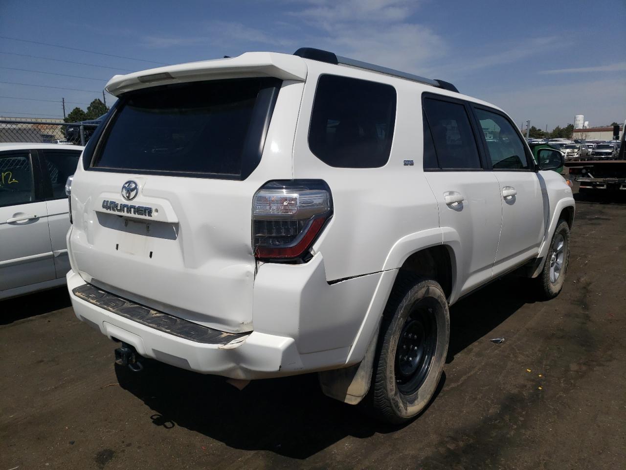 Photo 4 from auction – 2019 TOYOTA 4RUNNER with VIN JTEBU5JR3K5654869