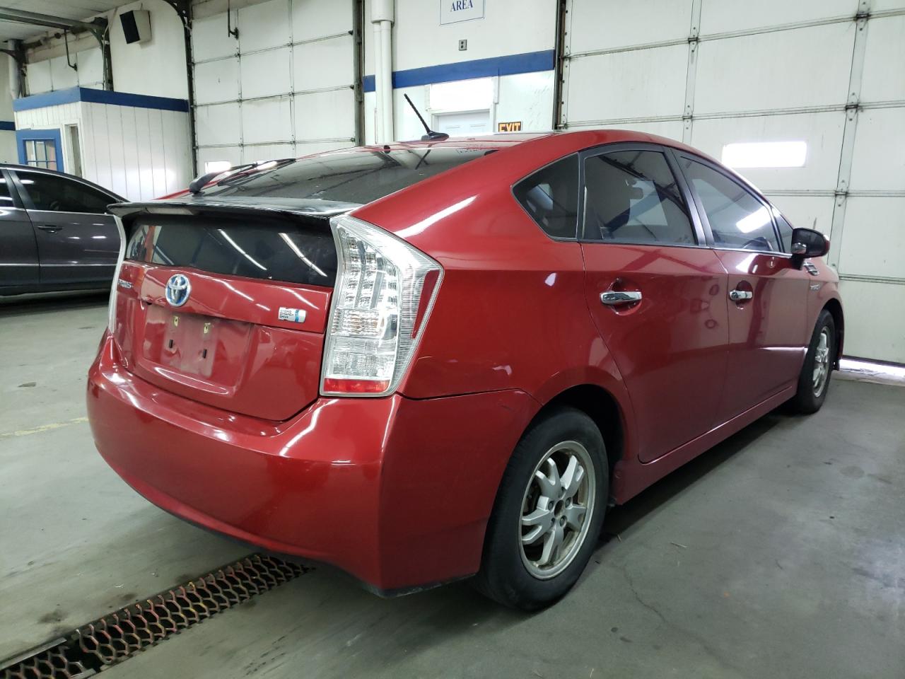 Photo 4 from auction – 2010 TOYOTA PRIUS with VIN JTDKN3DU9A0089822