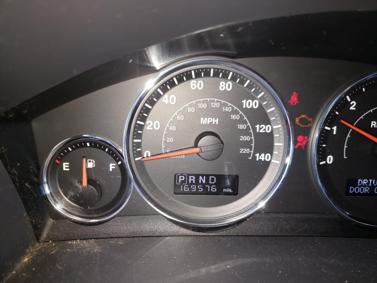 Photo 8 from auction – 2010 JEEP COMMANDER with VIN 1J4RG4GK5AC158667