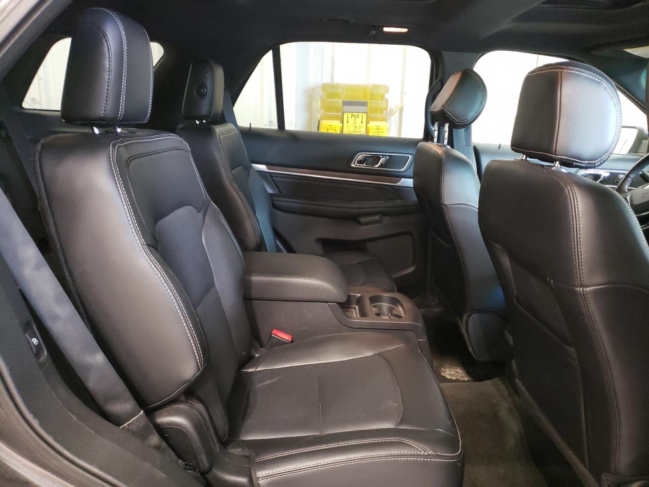 Photo 6 from auction – 2016 FORD EXPLORER L with VIN 1FM5K8F81GGB59814