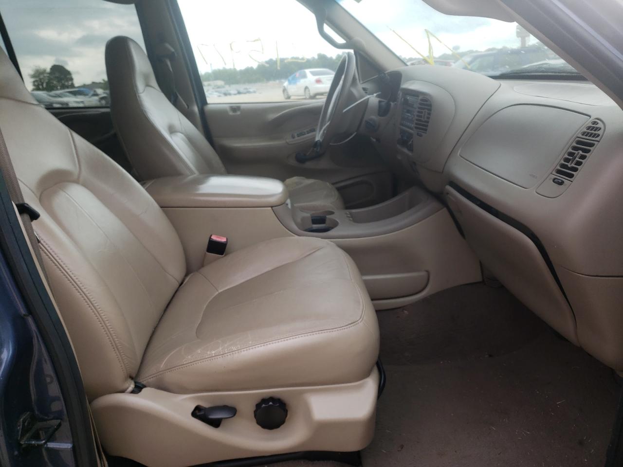 Photo 5 from auction – 2001 FORD EXPEDITION with VIN 1FMRU15L51LA78337