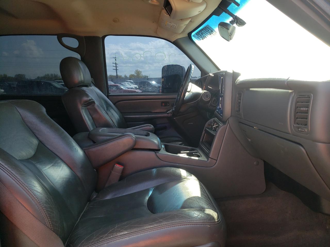 Photo 5 from auction – 2004 CHEVROLET SILVERADO with VIN 1GCHK23234F250972
