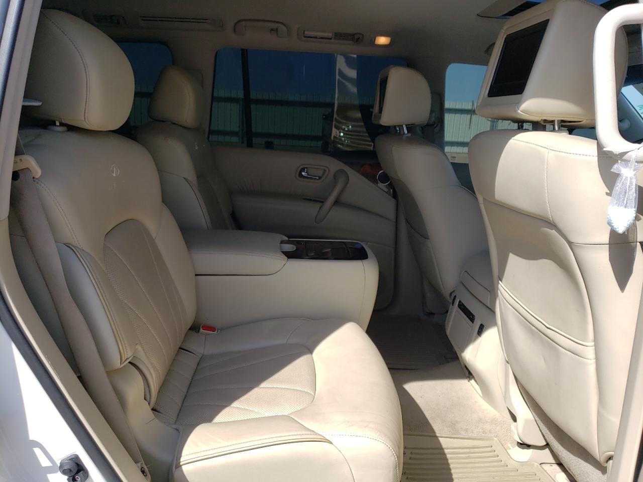 Photo 6 from auction – 2014 INFINITI QX80 with VIN JN8AZ2NF2E9551430