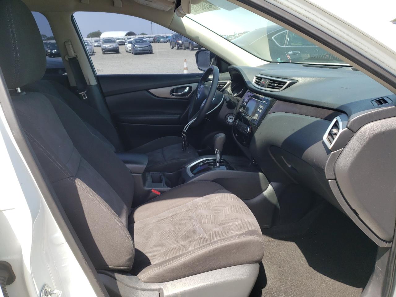Photo 5 from auction – 2016 NISSAN ROGUE S with VIN KNMAT2MT8GP612444