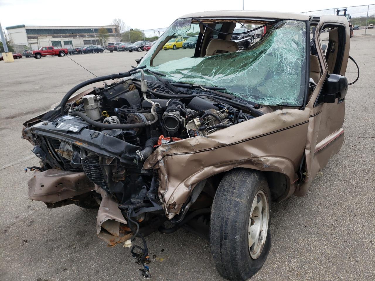 Photo 9 from auction – 1996 GMC SONOMA with VIN 1GTCS19X3T8525251