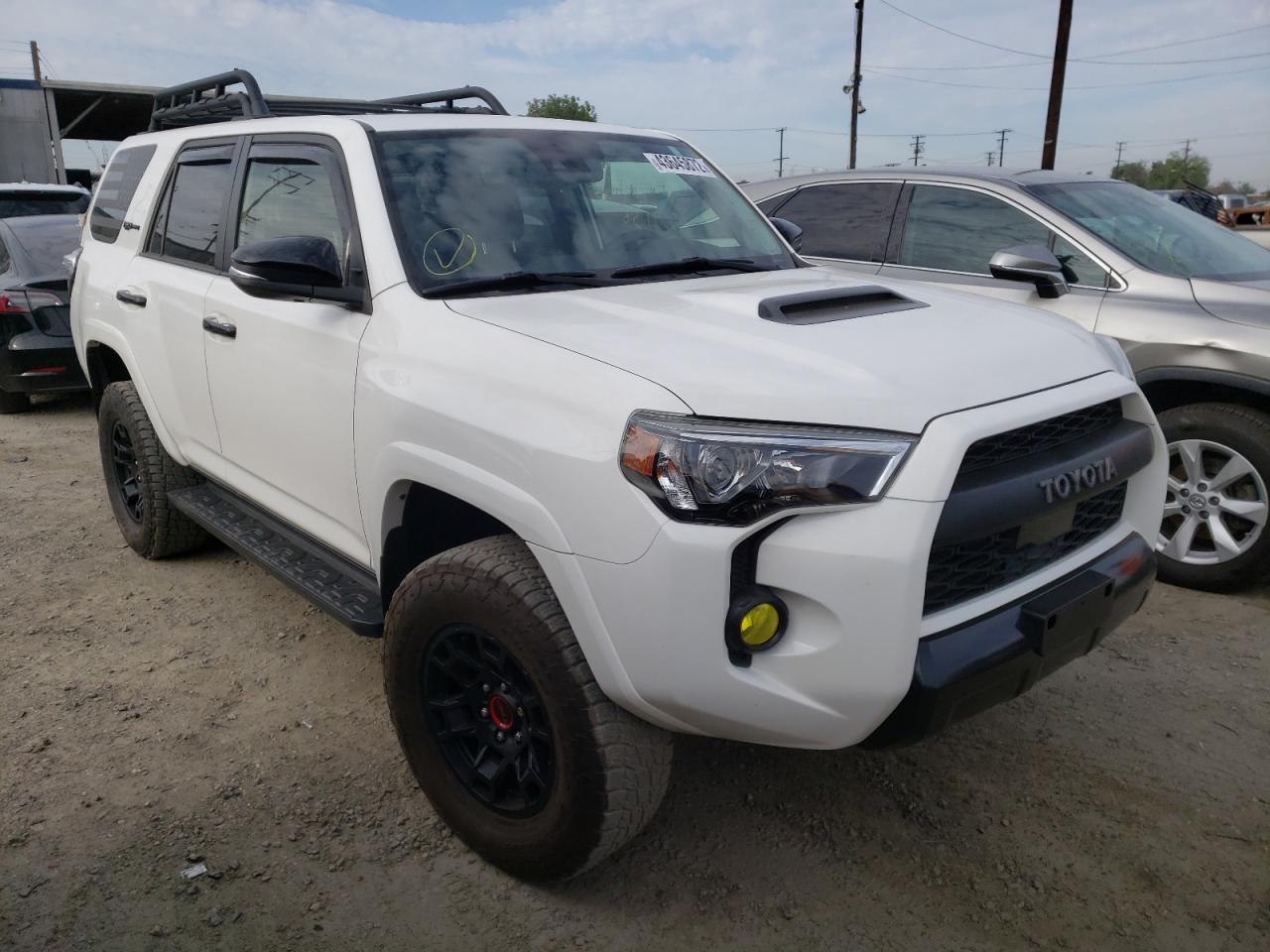 TOYOTA 4RUNNER SR 2020 with VIN JTEBU5JR0L5743672 - Photo from auction