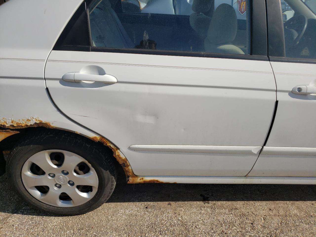 Photo 9 from auction – 2006 KIA SPECTRA LX with VIN KNAFE121865310610