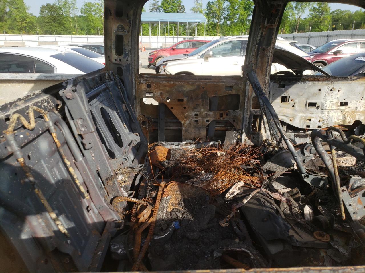 Photo 6 from auction – 2004 CHEVROLET SILVERADO with VIN 1GCHK23U84F247681