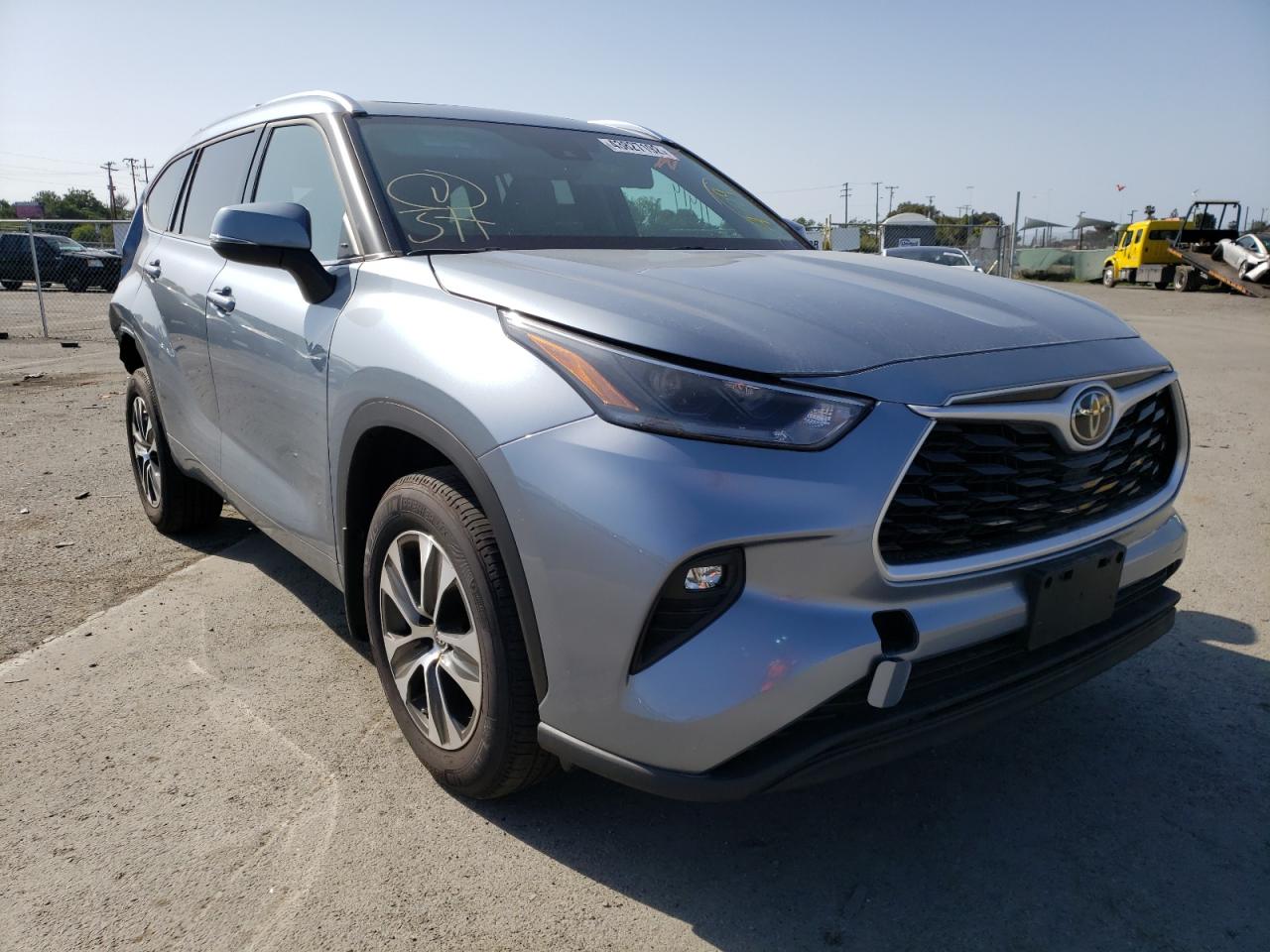 Photo 1 from auction – 2021 TOYOTA HIGHLANDER with VIN 5TDHZRBH9MS082894