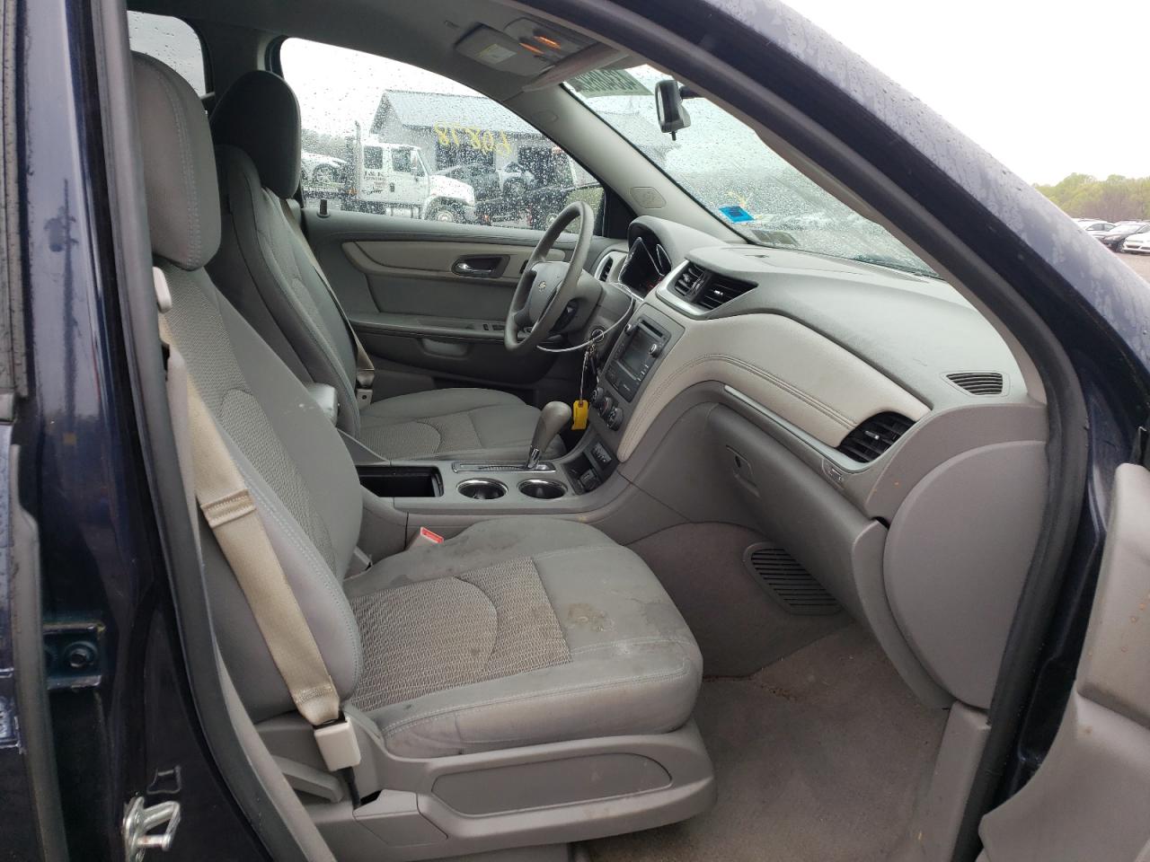 Photo 5 from auction – 2017 CHEVROLET TRAVERSE L with VIN 1GNKVFKD4HJ205511