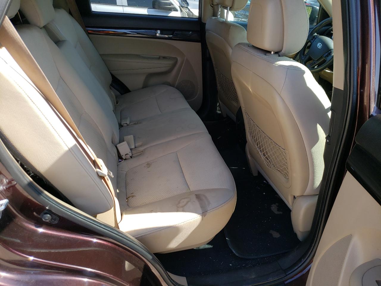 Photo 6 from auction – 2011 KIA SORENTO BA with VIN 5XYKT4A10BG118934