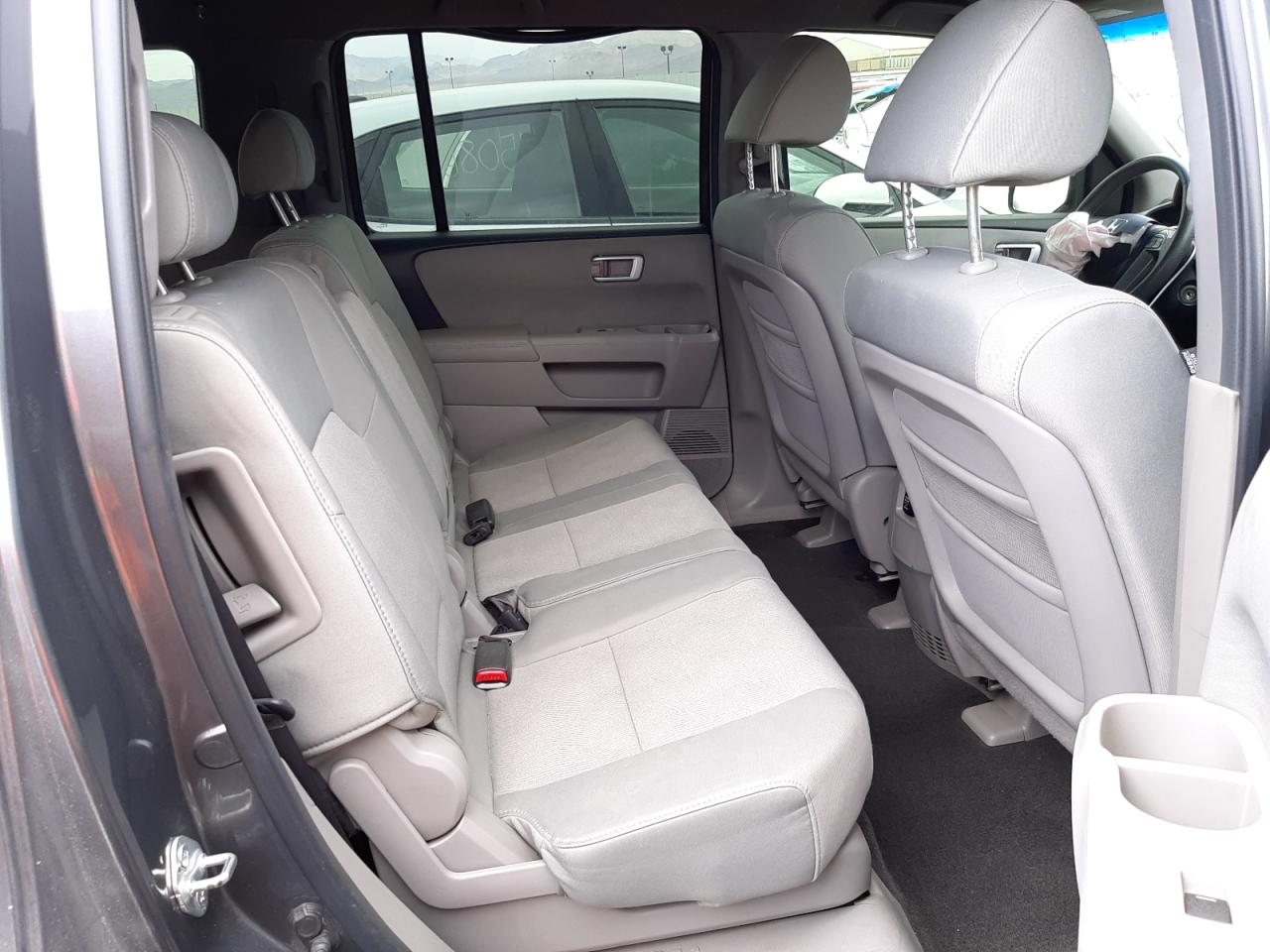 Photo 6 from auction – 2010 HONDA PILOT LX with VIN 5FNYF3H2XAB019361