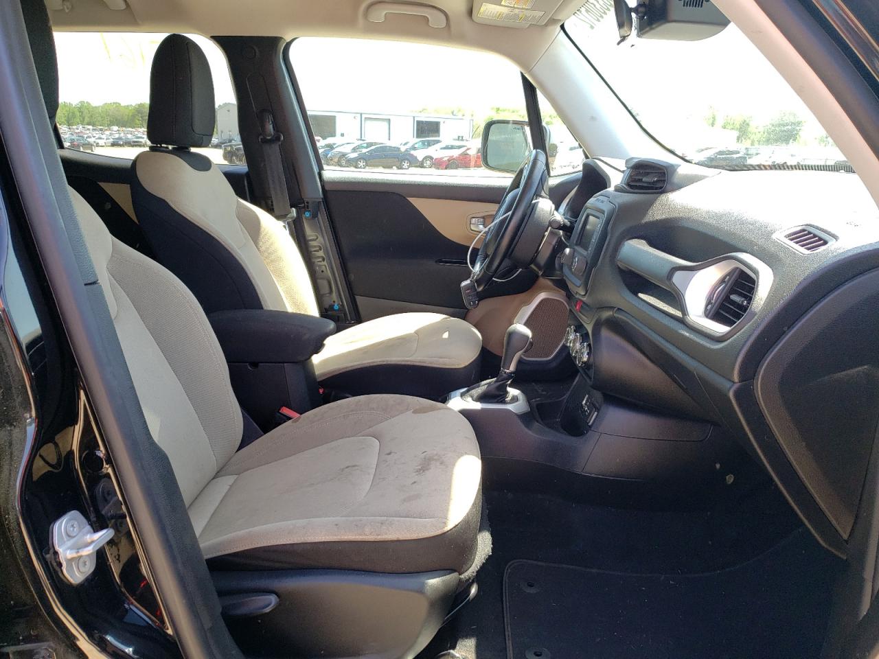 Photo 5 from auction – 2017 JEEP RENEGADE L with VIN ZACCJABB3HPE91989